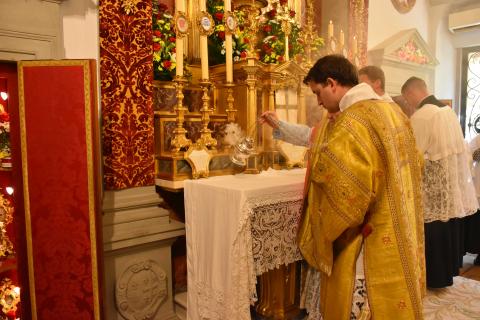 Encensement de l&rsquo;autel